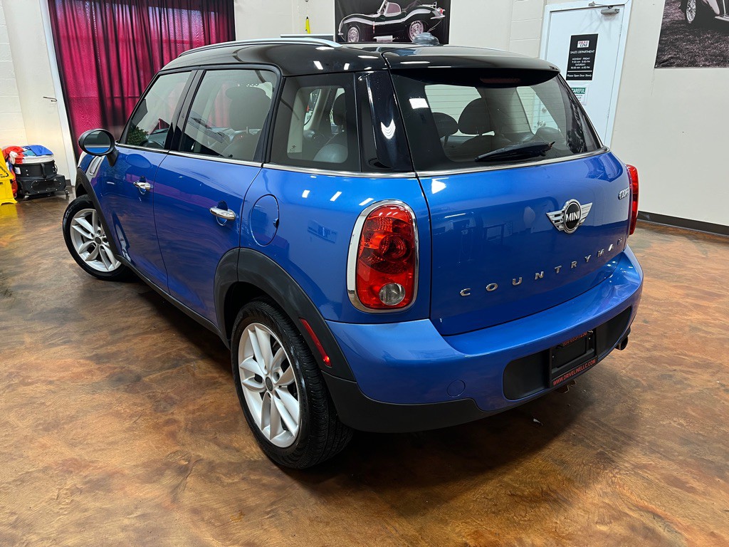 2013 MINI Cooper Image 2