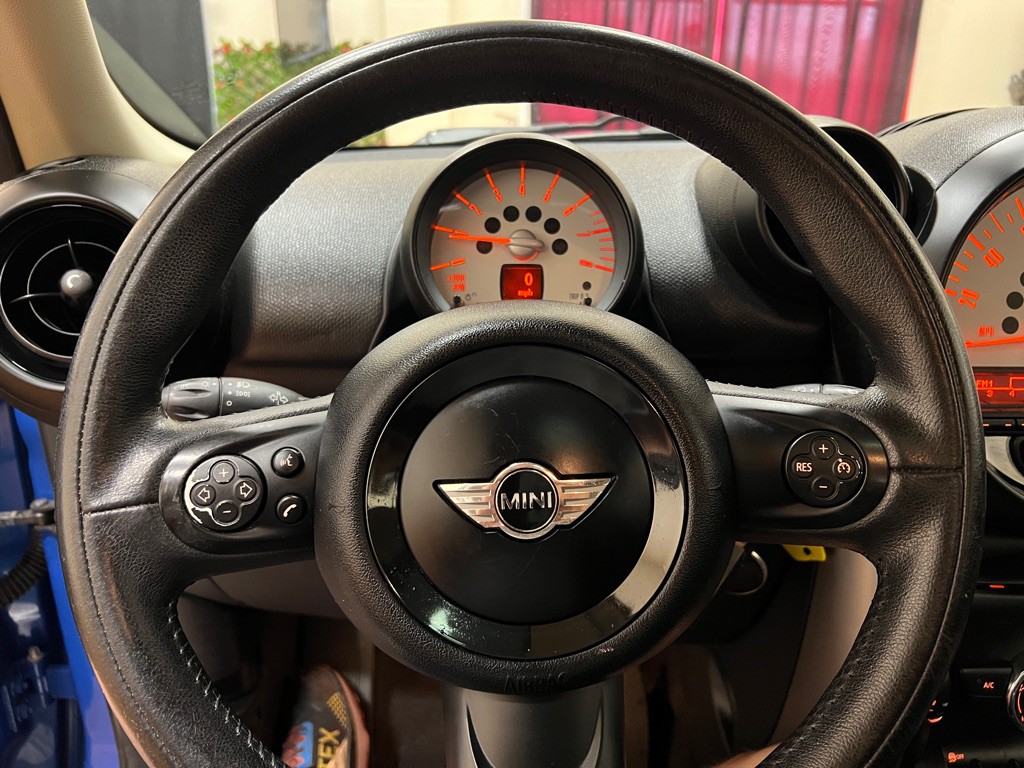 2013 MINI Cooper Image 18