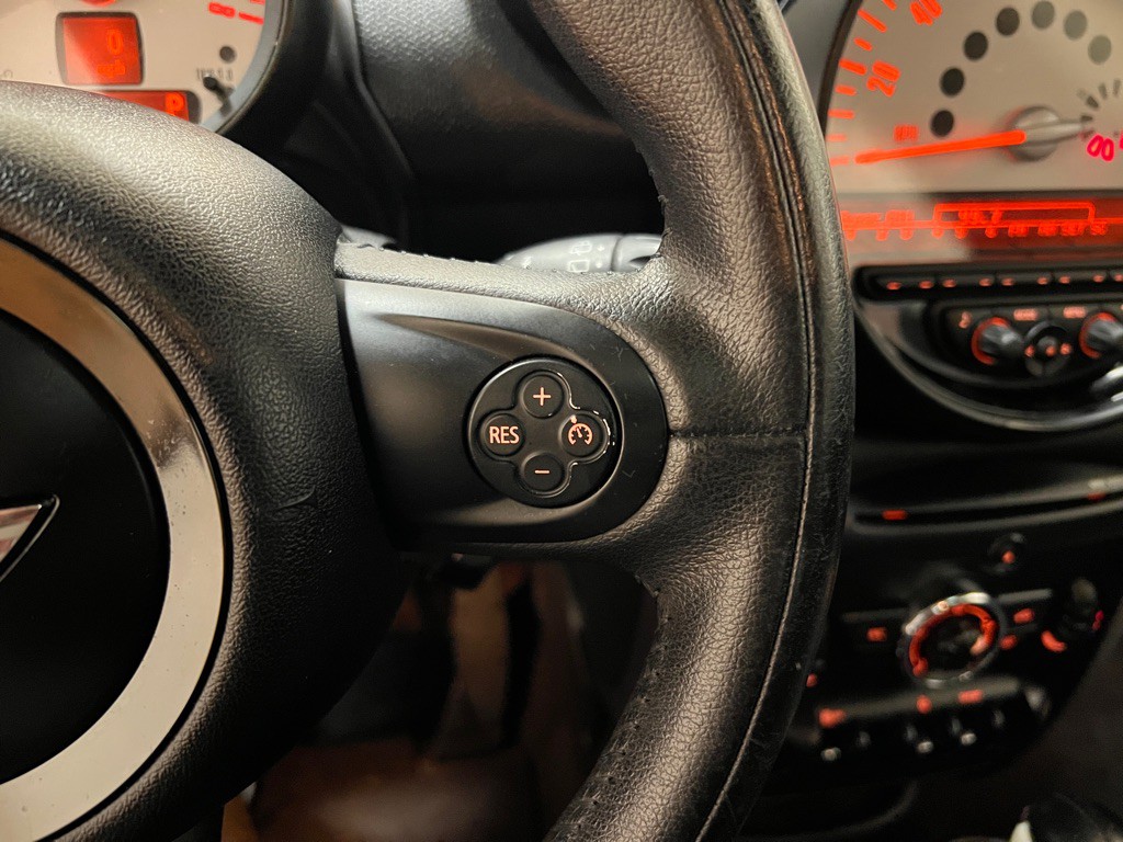 2013 MINI Cooper Image 19