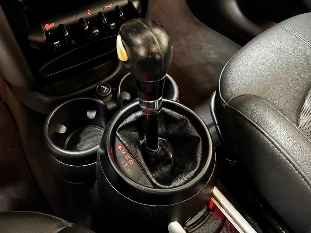 2013 MINI Cooper Image 25