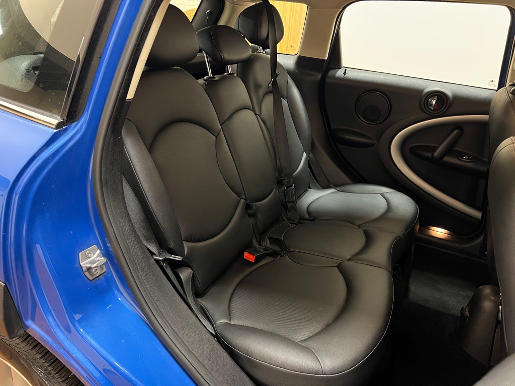 2013 MINI Cooper Image 30