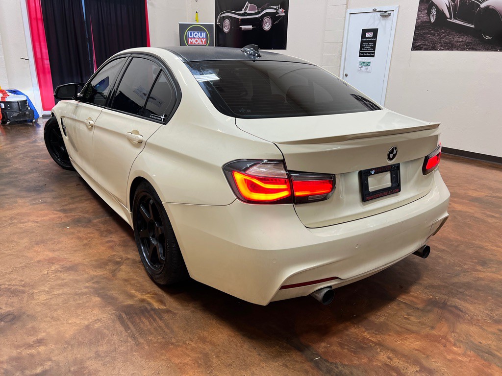 2015 BMW 3 Series Image 2