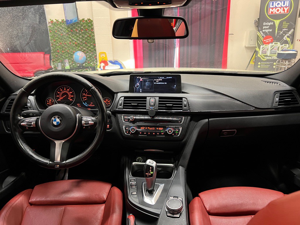 2015 BMW 3 Series Image 14