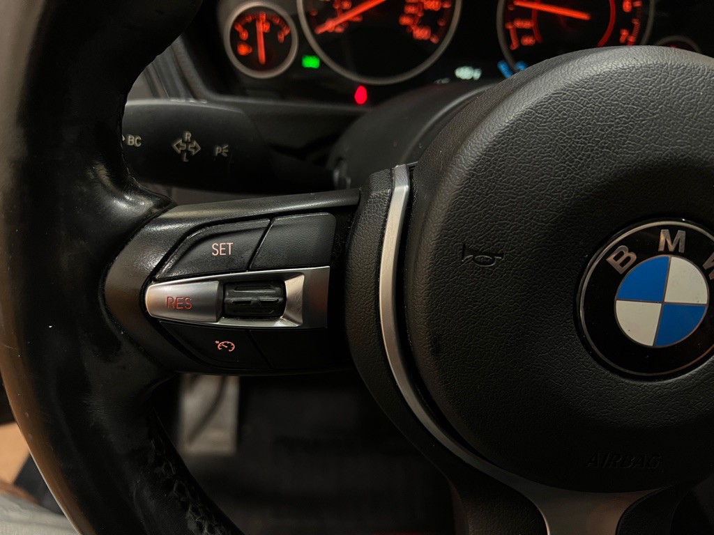 2015 BMW 3 Series Image 17