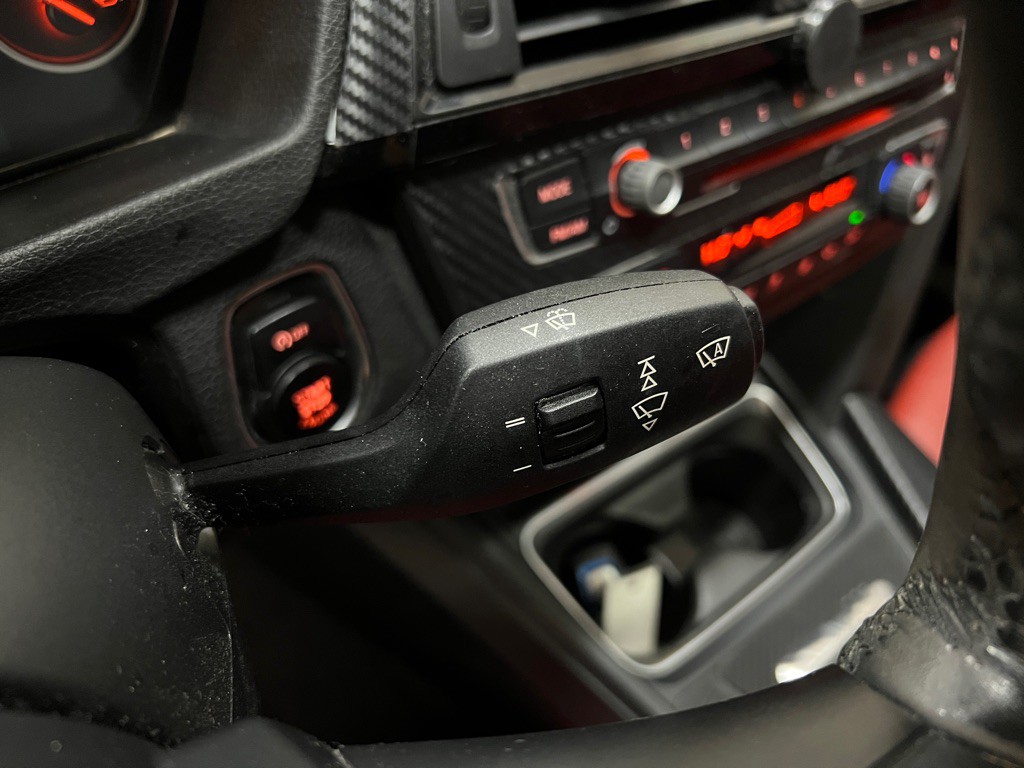 2015 BMW 3 Series Image 21