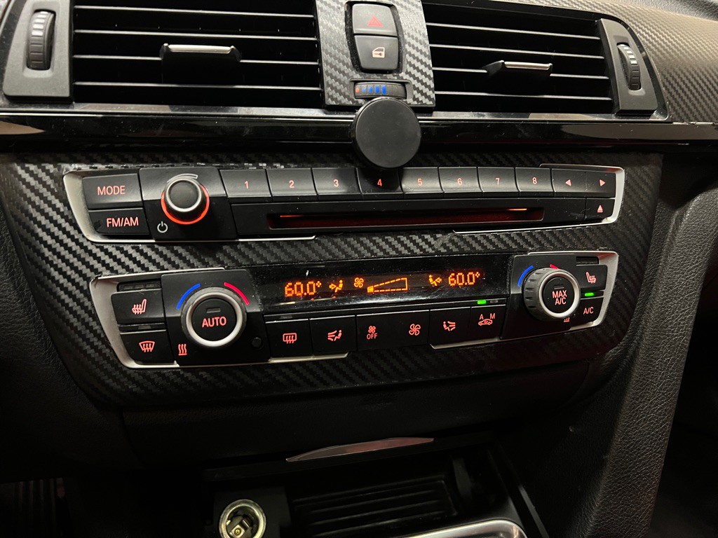2015 BMW 3 Series Image 26