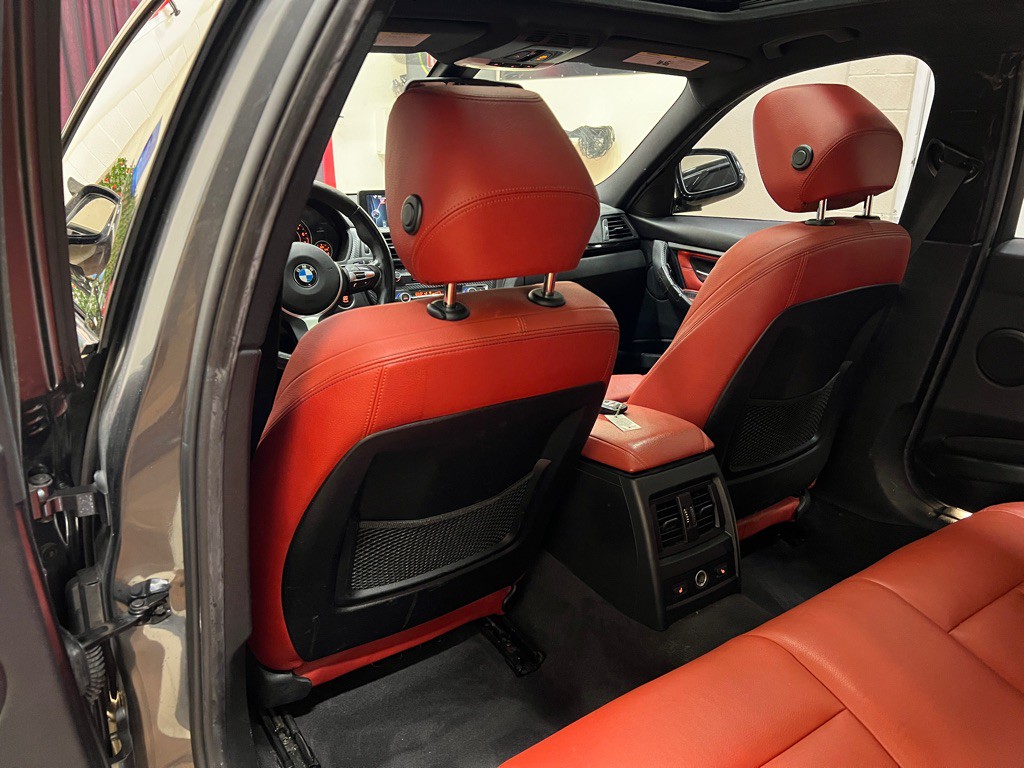 2015 BMW 3 Series Image 31