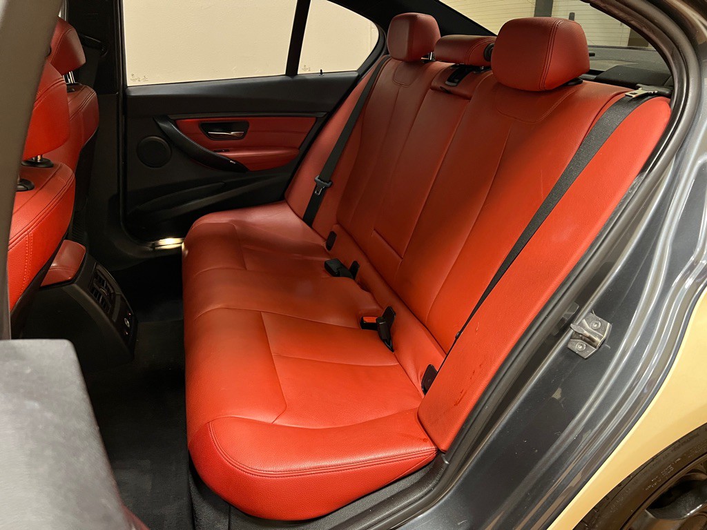 2015 BMW 3 Series Image 32