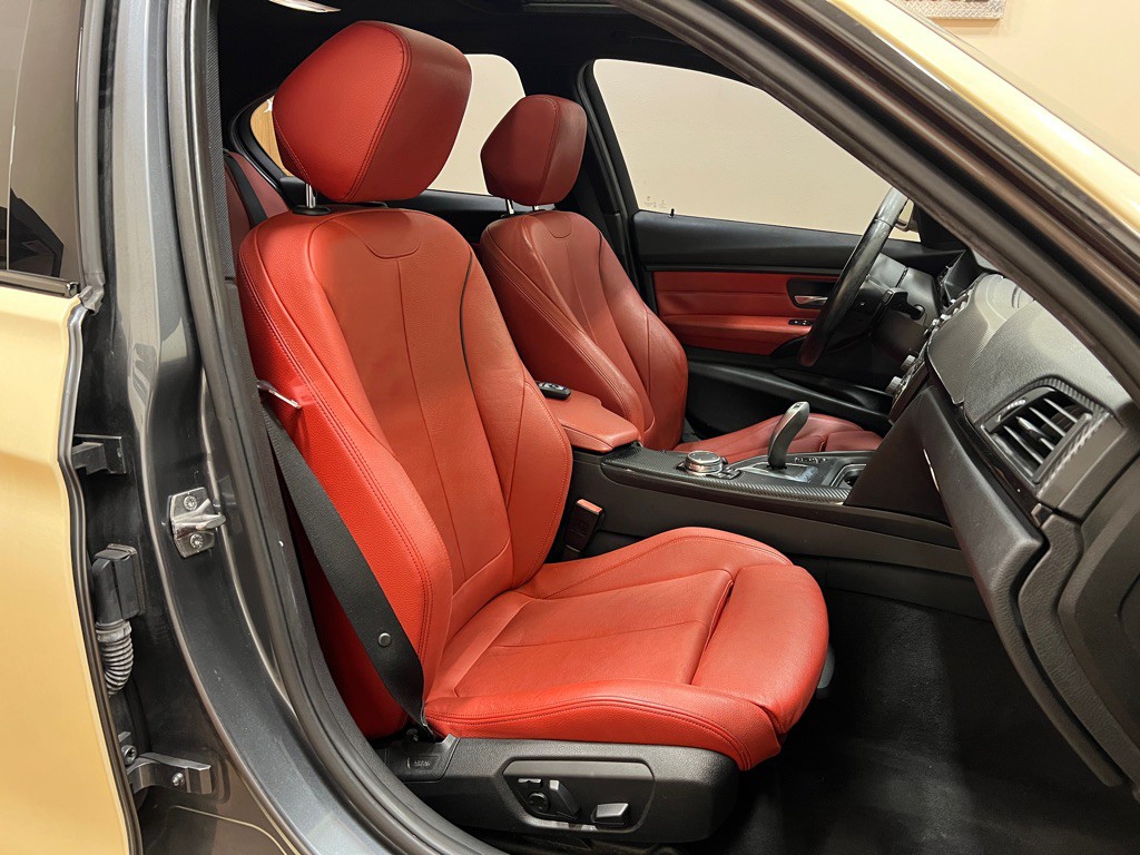 2015 BMW 3 Series Image 35