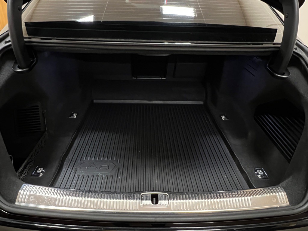 2019 Audi A8 Image 36