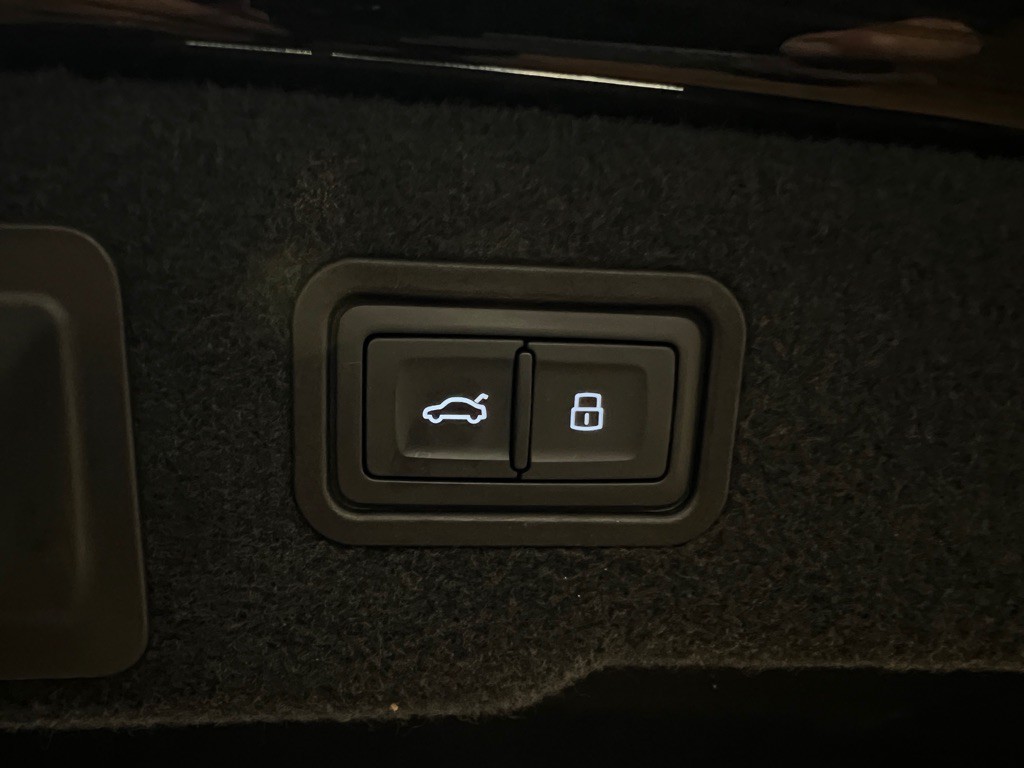 2019 Audi A8 Image 37