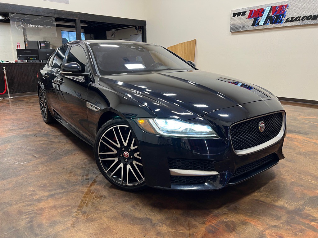 2017 Jaguar XF Image 1