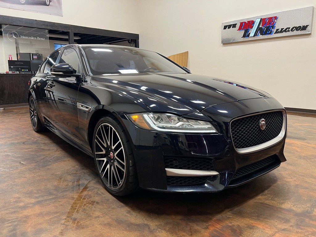 2017 Jaguar XF Image 3