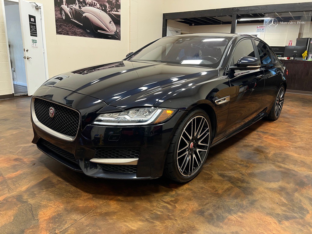 2017 Jaguar XF Image 5