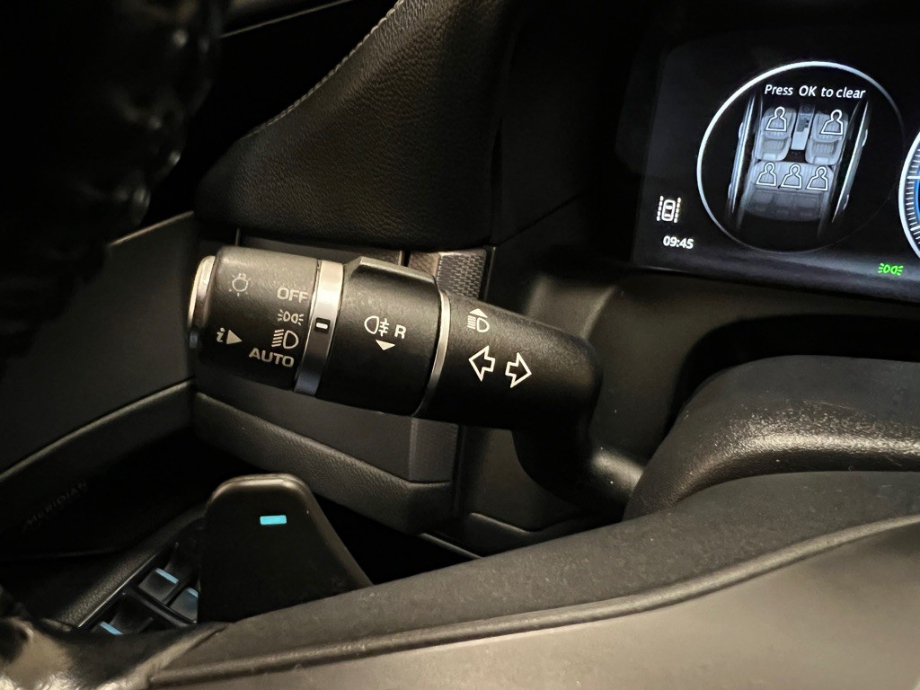 2017 Jaguar XF Image 17