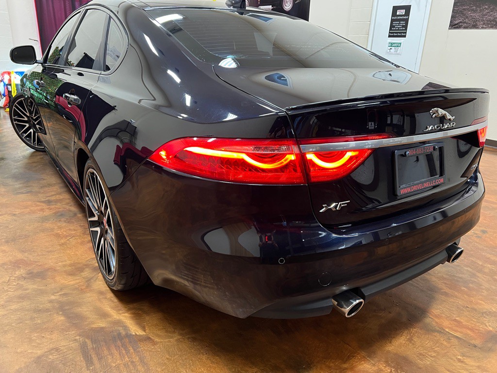 2017 Jaguar XF Image 37