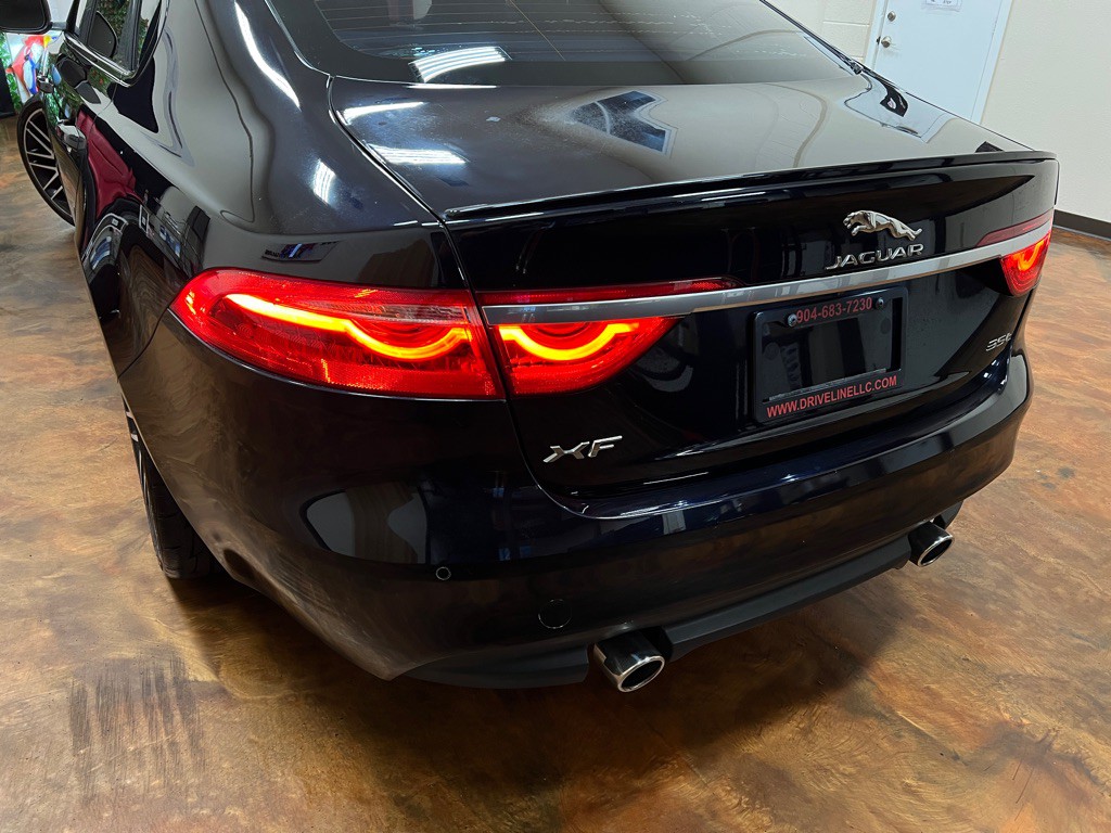 2017 Jaguar XF Image 41