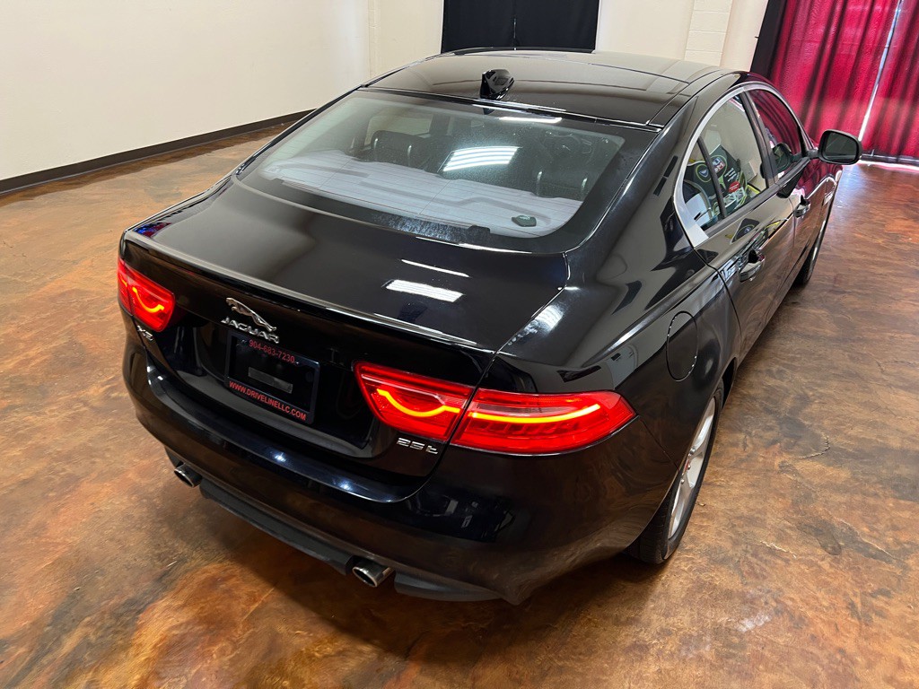 2017 Jaguar XE Image 44