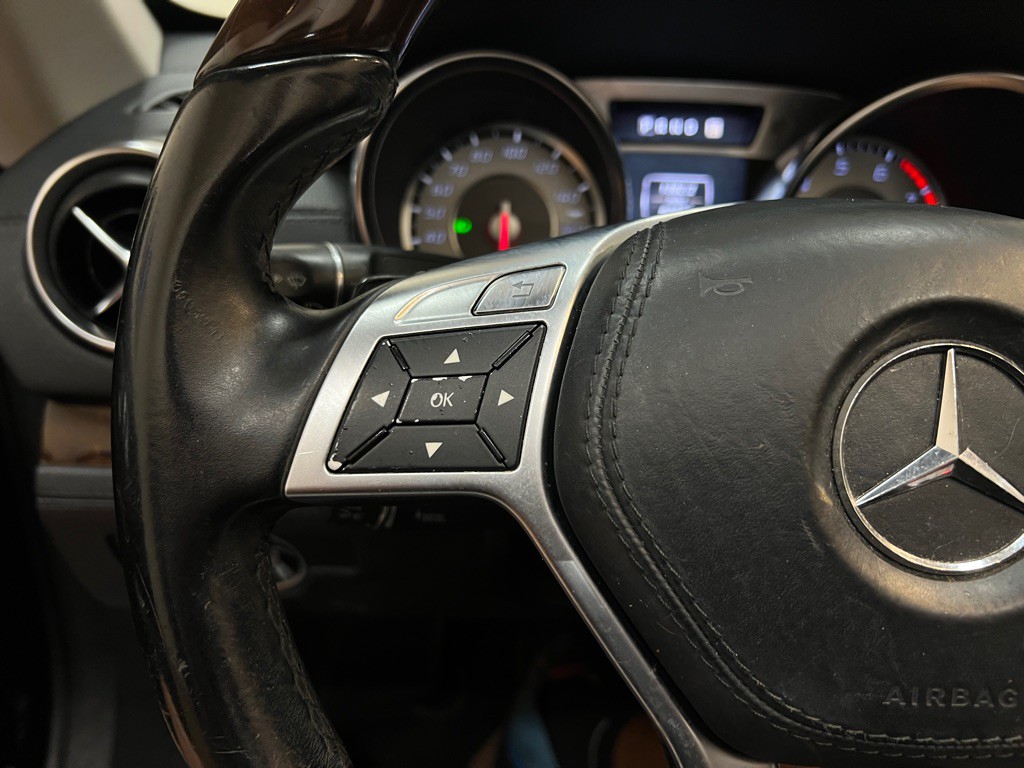 2013 Mercedes-Benz SL-Class Image 25