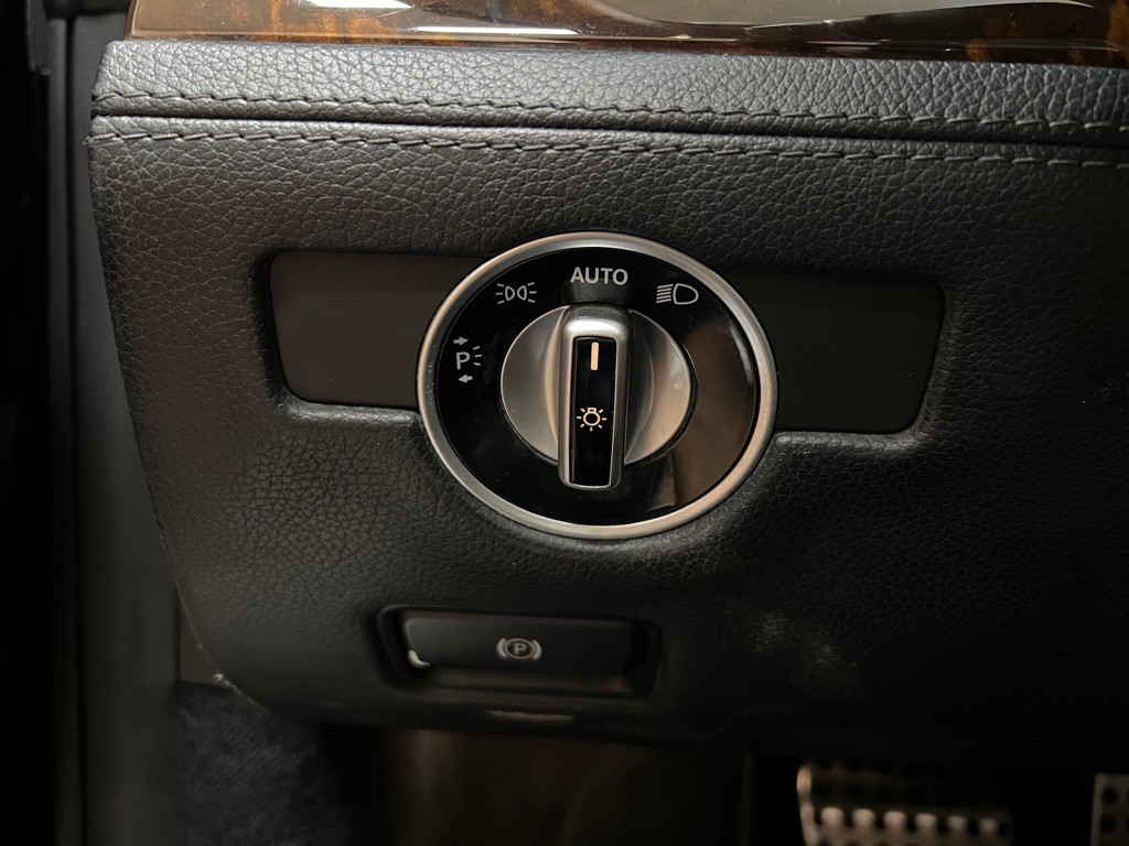 2013 Mercedes-Benz SL-Class Image 28