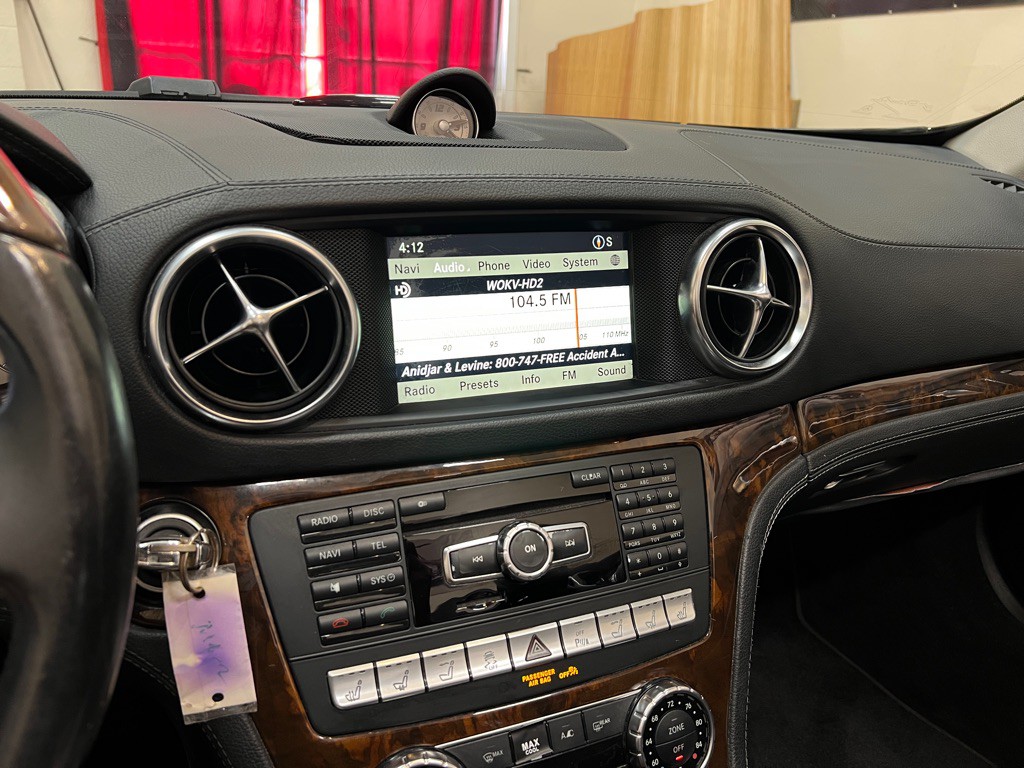 2013 Mercedes-Benz SL-Class Image 29