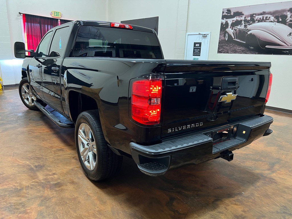 2018 Chevrolet Silverado 1500 Image 2