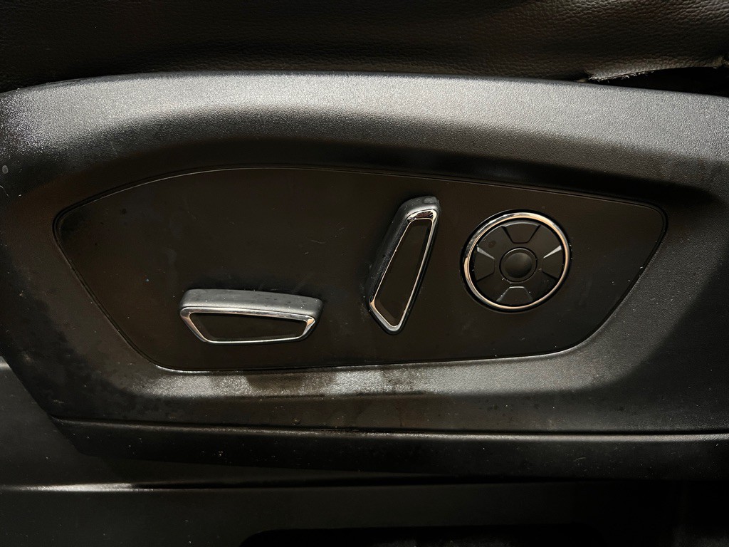 2020 Ford Explorer Image 30