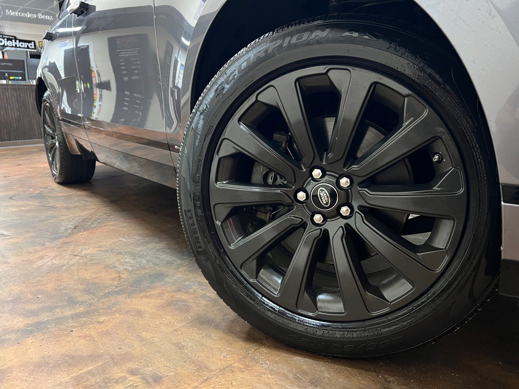 2020 Land Rover Range Rover Image 40