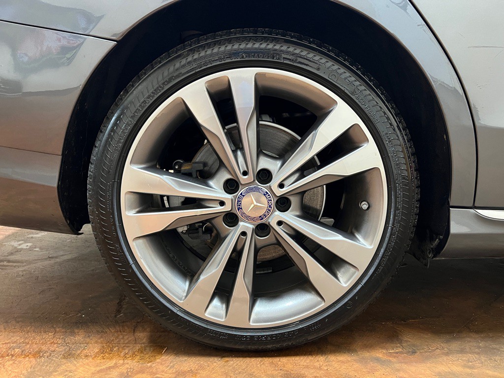 2017 Mercedes-Benz C-Class Image 12