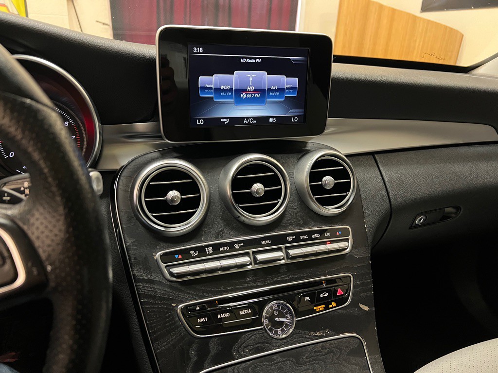 2017 Mercedes-Benz C-Class Image 23