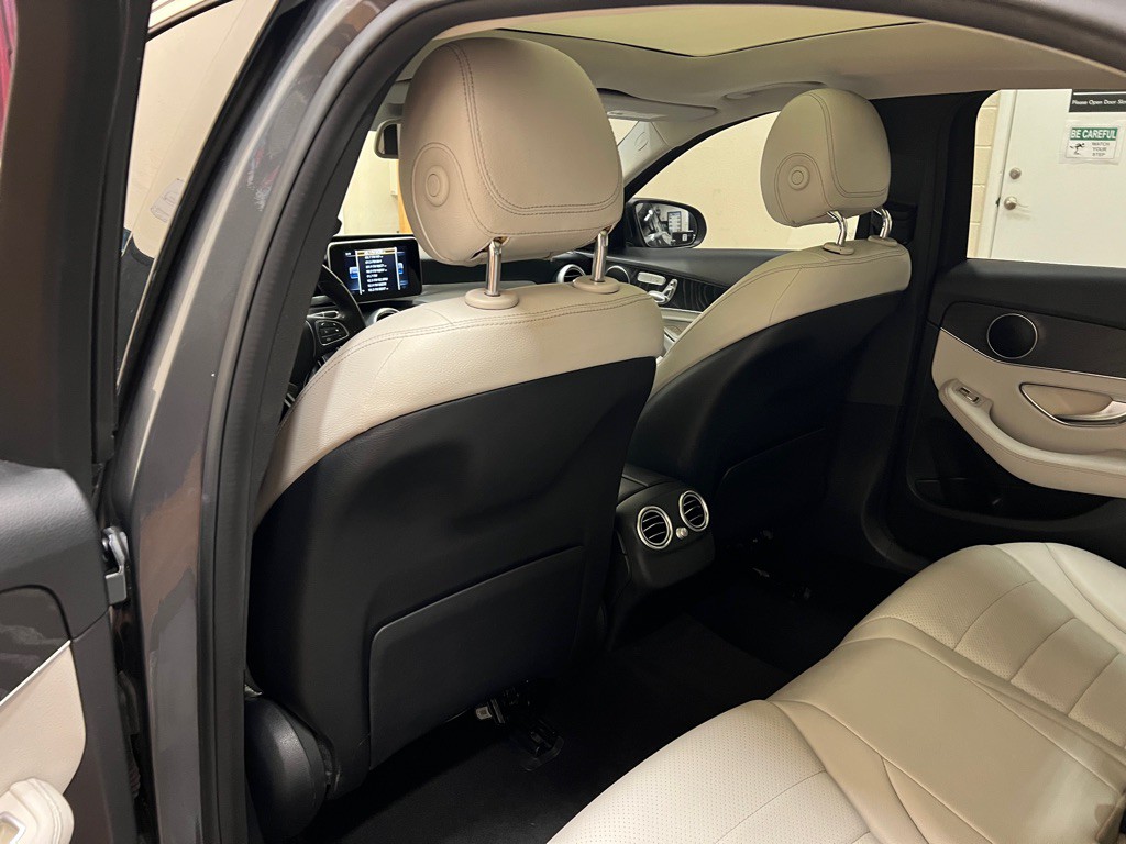 2017 Mercedes-Benz C-Class Image 30