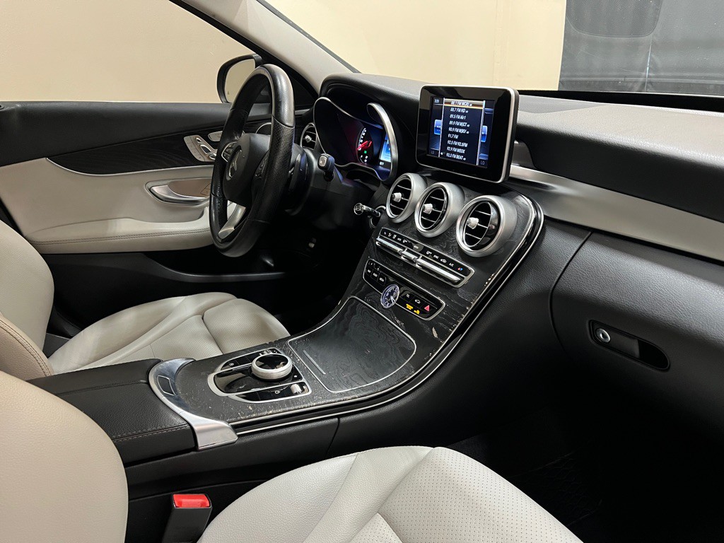 2017 Mercedes-Benz C-Class Image 14
