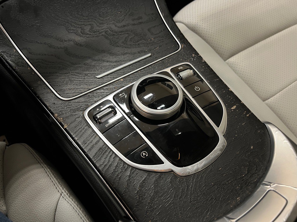 2017 Mercedes-Benz C-Class Image 26