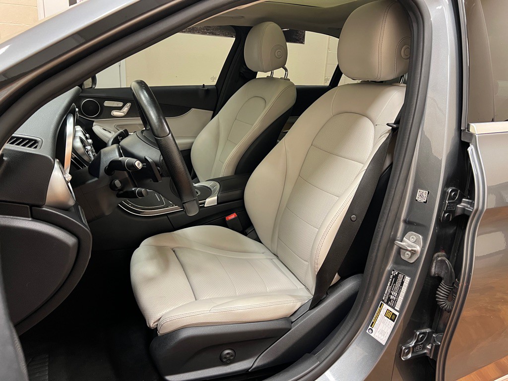 2017 Mercedes-Benz C-Class Image 28