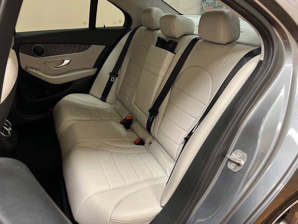 2017 Mercedes-Benz C-Class Image 30