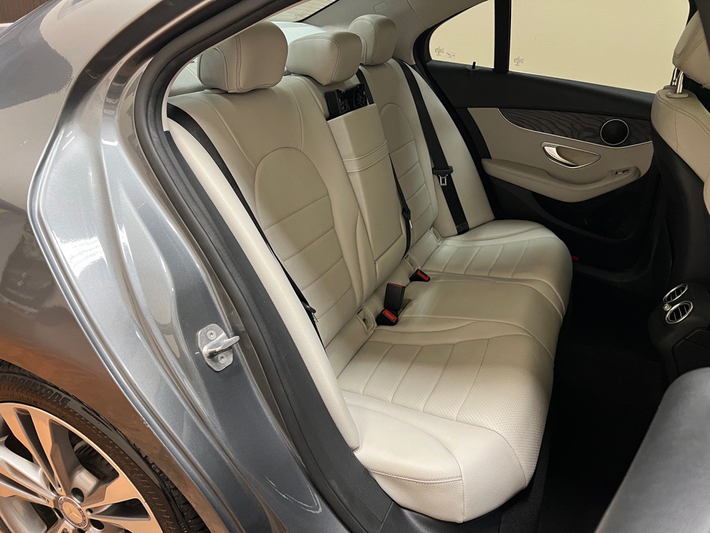 2017 Mercedes-Benz C-Class Image 31