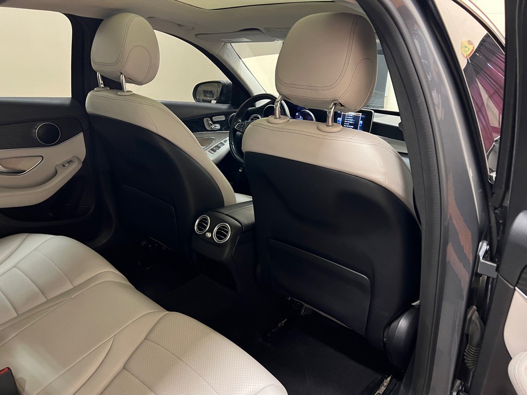 2017 Mercedes-Benz C-Class Image 32