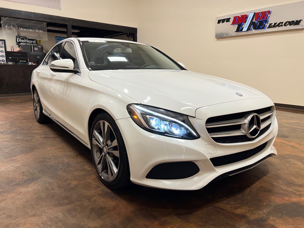 2016 Mercedes-Benz C-Class Image 3