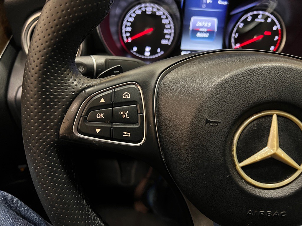 2016 Mercedes-Benz C-Class Image 17
