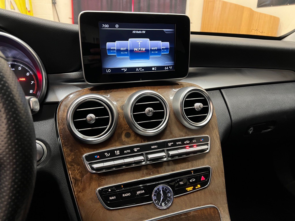 2016 Mercedes-Benz C-Class Image 23