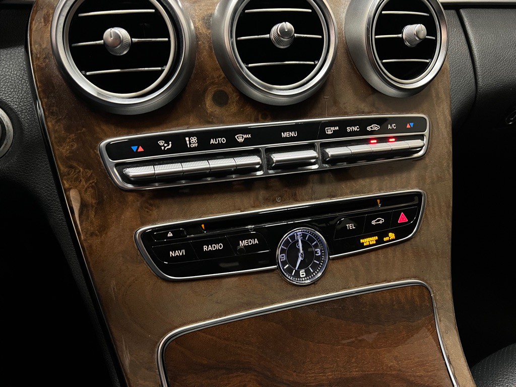 2016 Mercedes-Benz C-Class Image 26