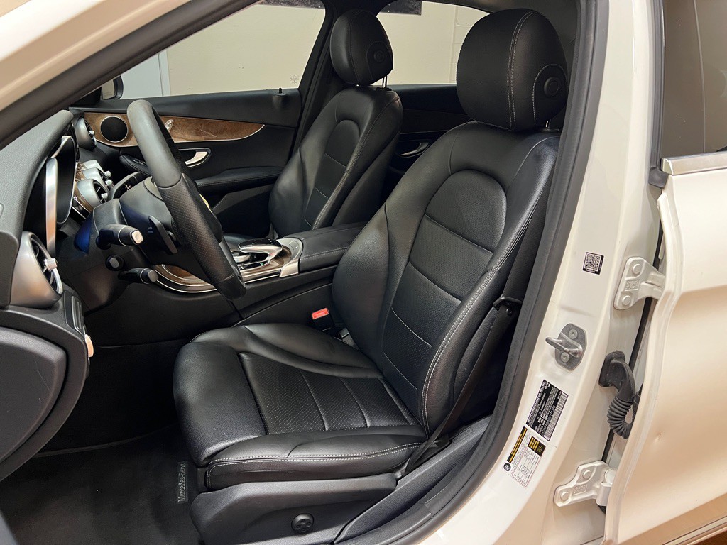 2016 Mercedes-Benz C-Class Image 30