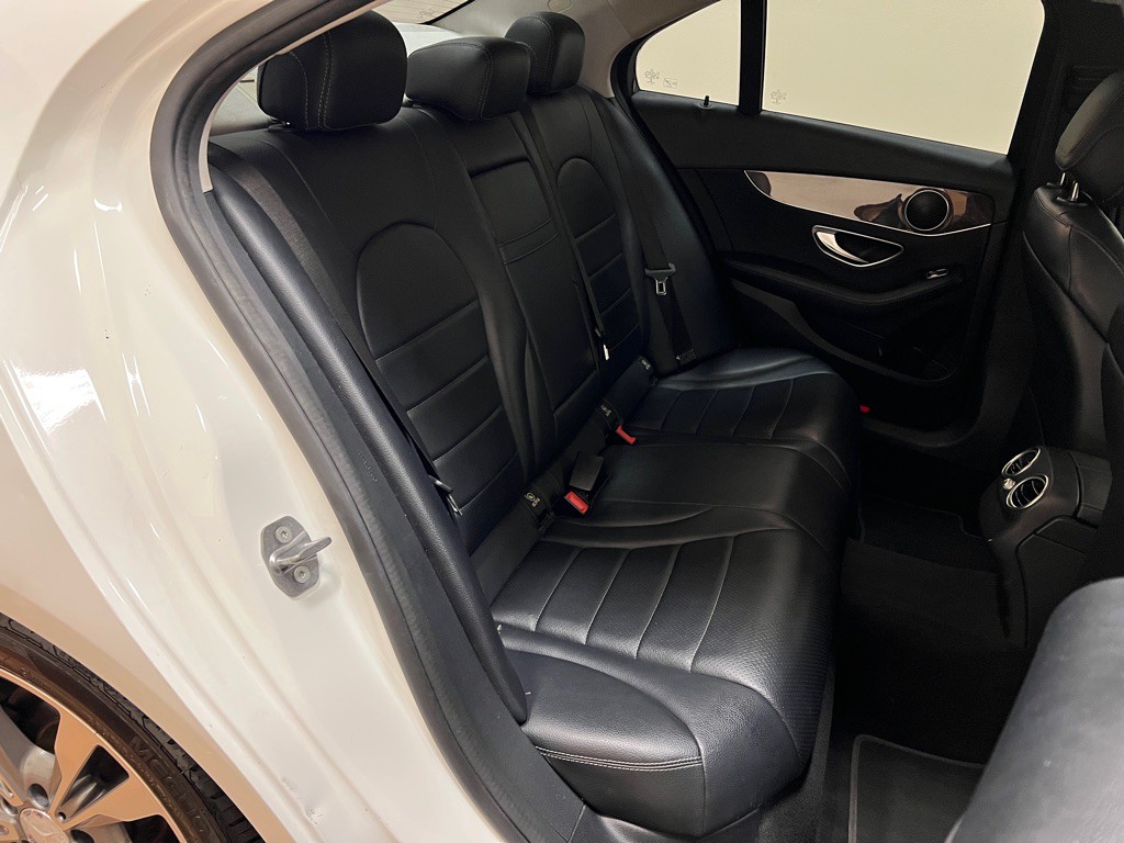 2016 Mercedes-Benz C-Class Image 33