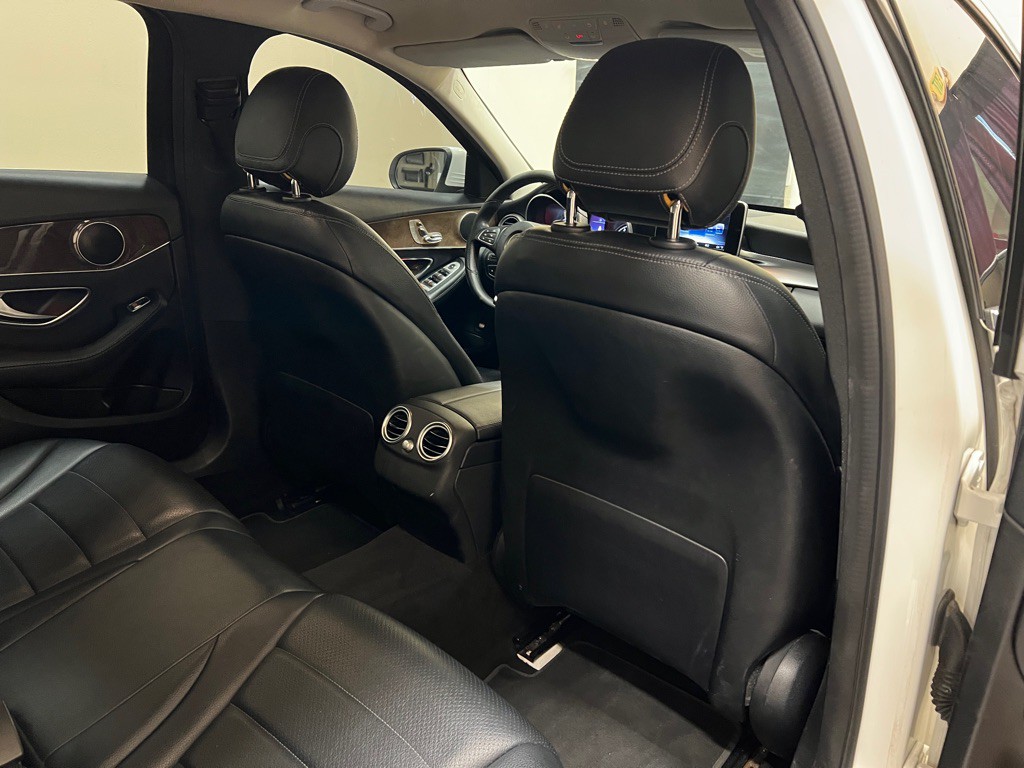 2016 Mercedes-Benz C-Class Image 34