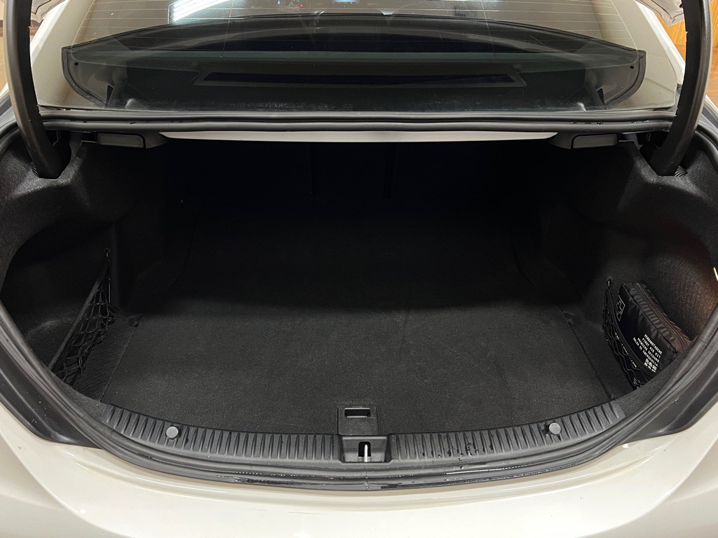 2016 Mercedes-Benz C-Class Image 36