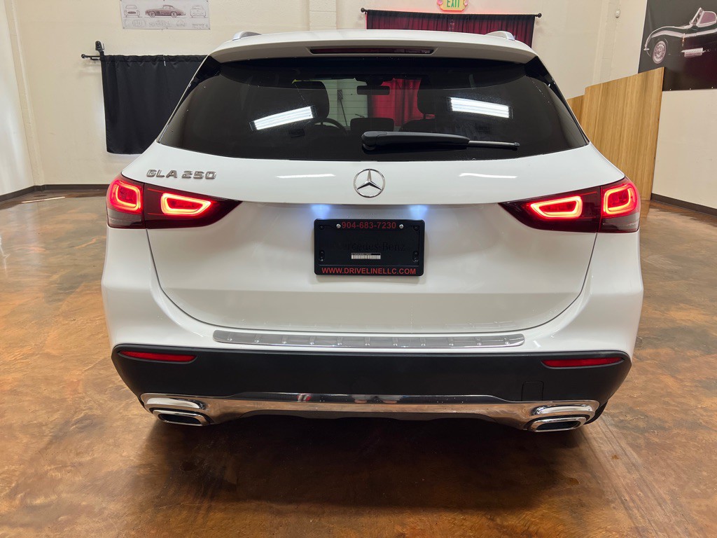2021 Mercedes-Benz GLA-Class Image 8