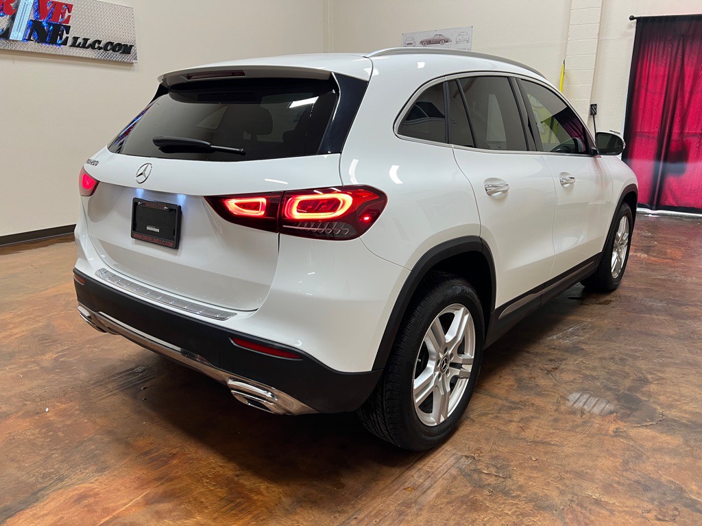 2021 Mercedes-Benz GLA-Class Image 9