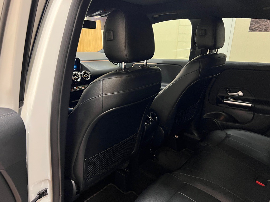 2021 Mercedes-Benz GLA-Class Image 30