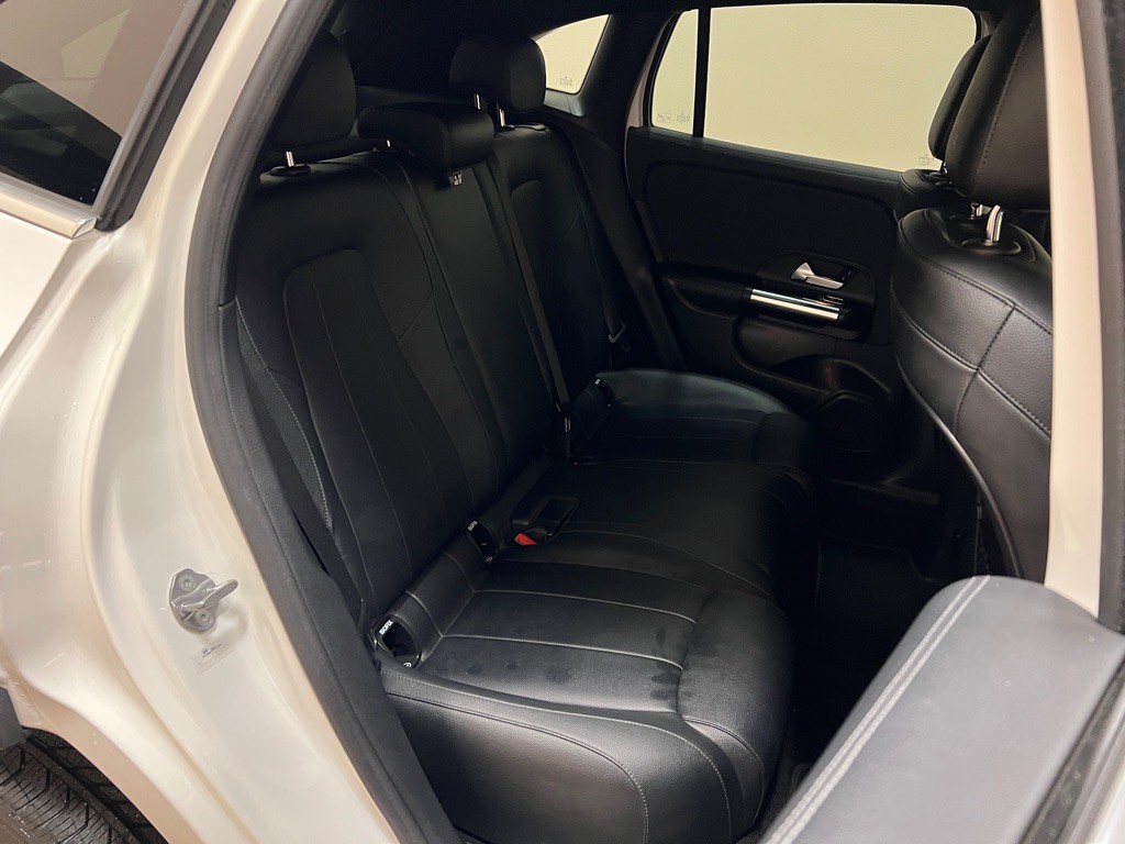 2021 Mercedes-Benz GLA-Class Image 32