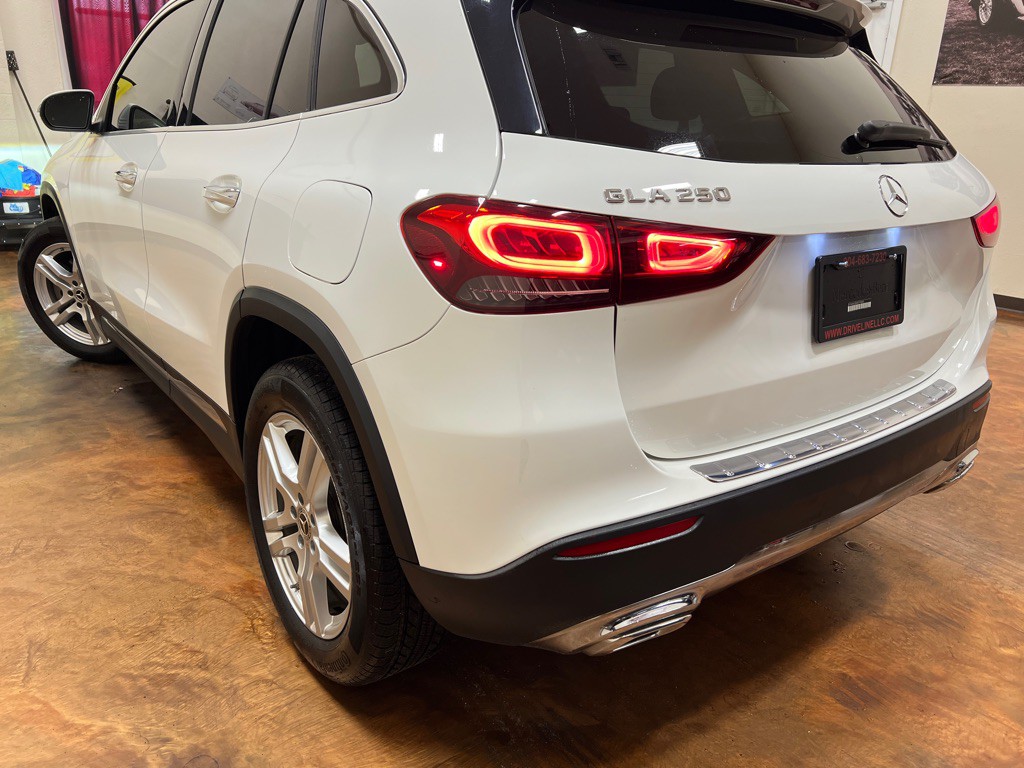 2021 Mercedes-Benz GLA-Class Image 39